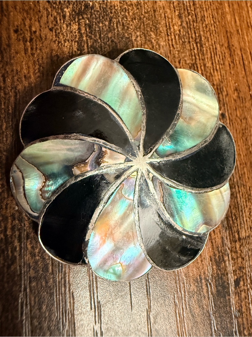 Vintage Mexican modernist pinwheel brooch/pendant. Taxco, Mexico. Onyx & Shell.